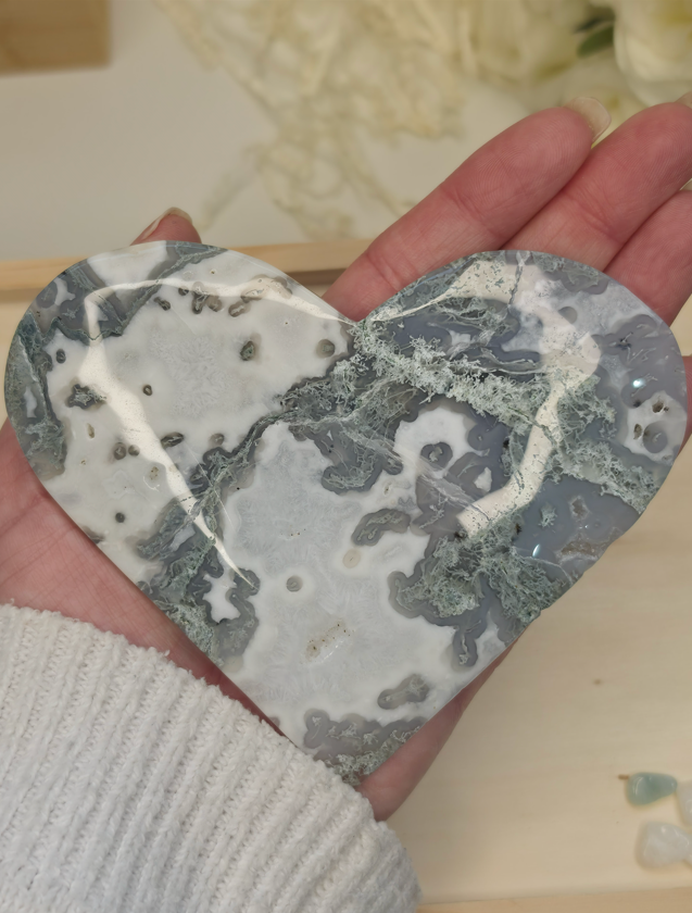 Moss Agate Heart Crystal, Green and White, Heart, Natural Stone, Coastal Vibe, Home Decor, Crystal Decor, Hoe Styling
