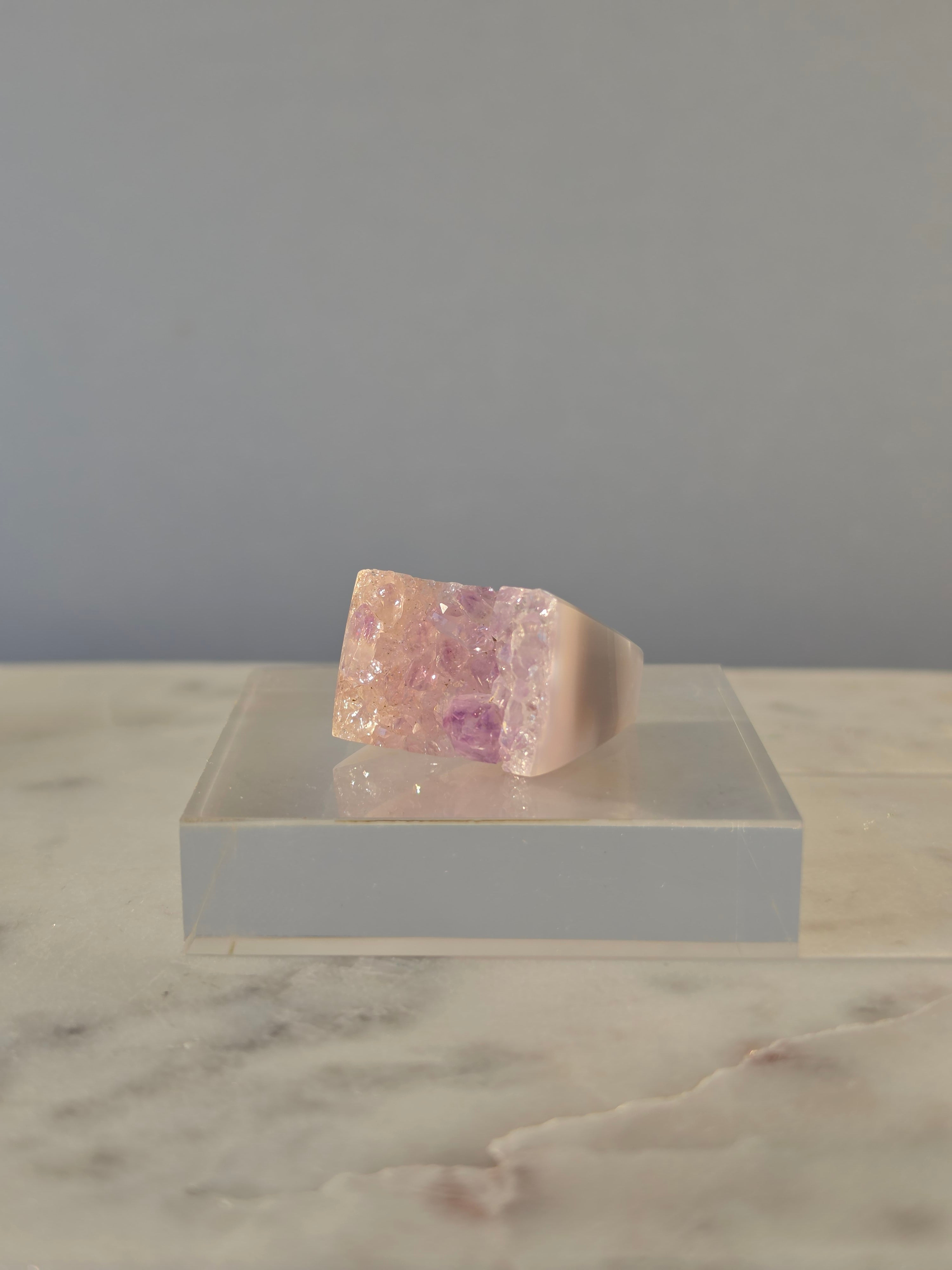 Carved Amethyst Ring|2